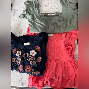 Altars state and Francesca’s summer tops S/XS